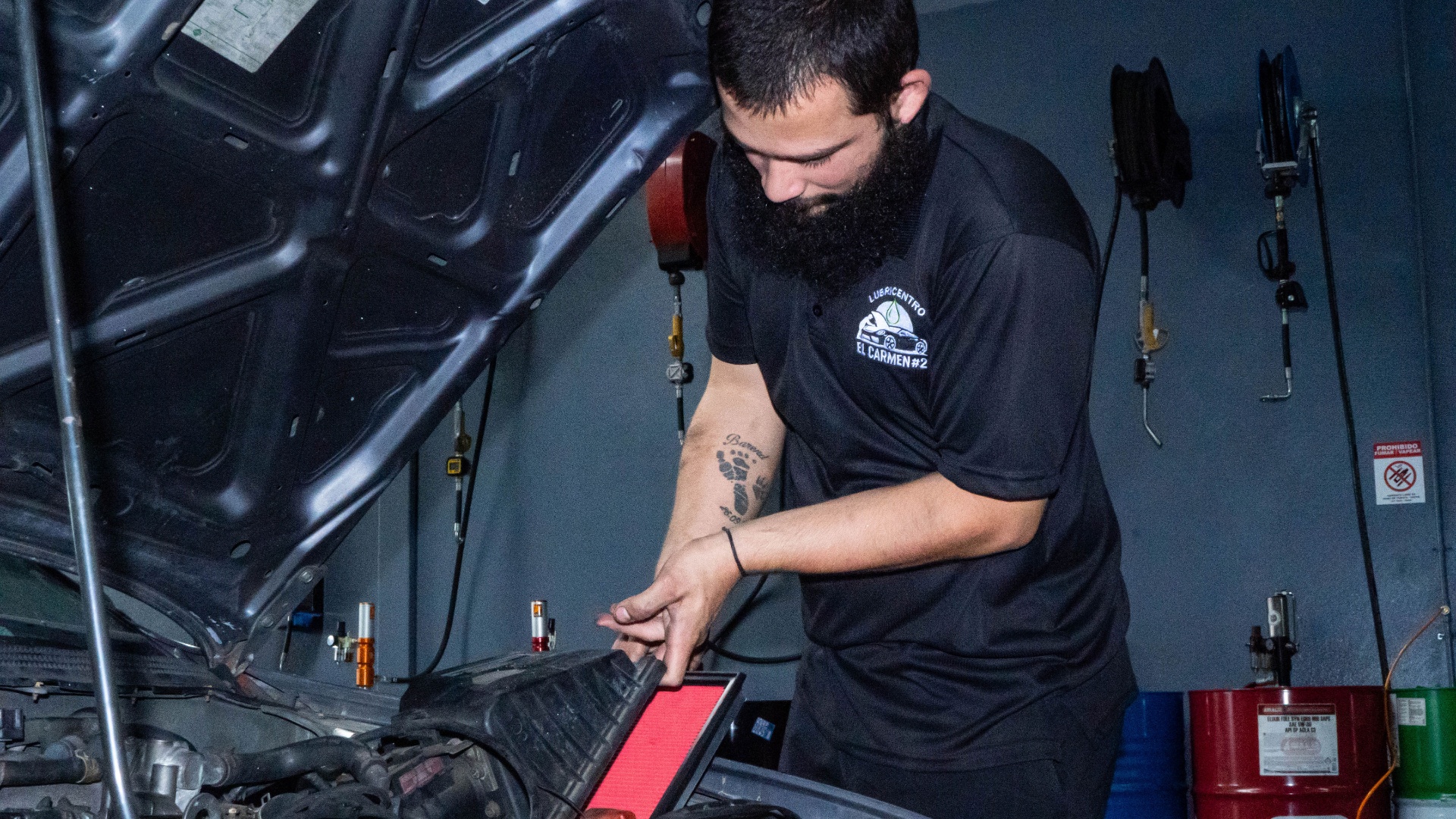 Cambio de filtro de aire por técnico de El Carmen #2